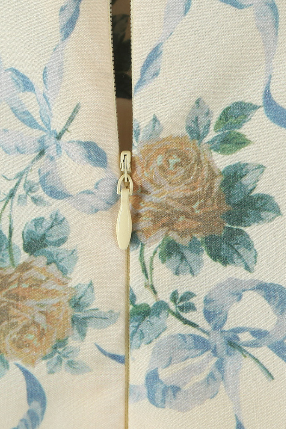 Robe courte perlée