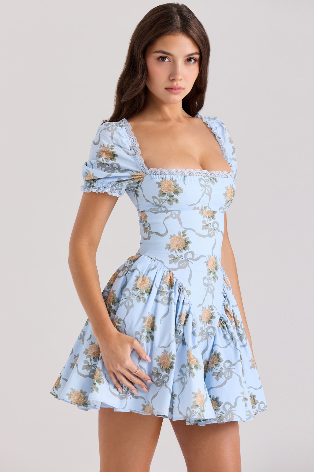 Robe courte perlée