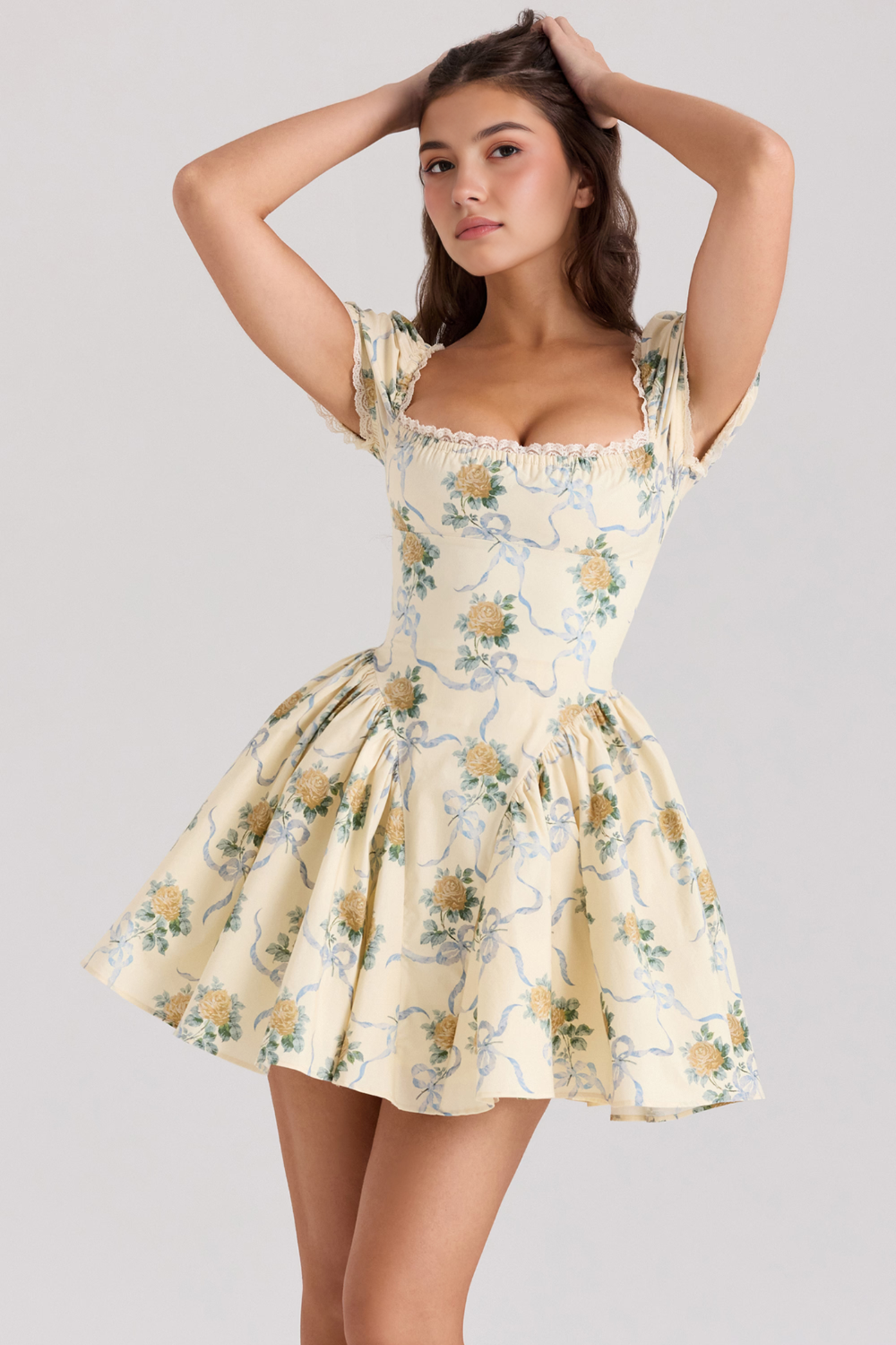 Robe courte perlée